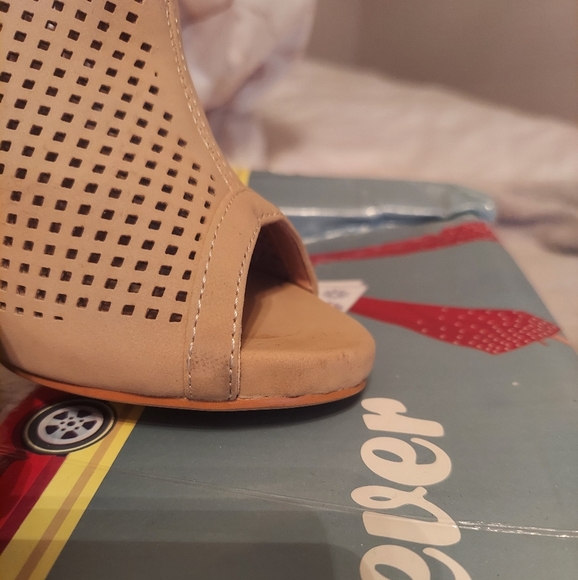 Forever Bootie Size 5 - Picture 3 of 4